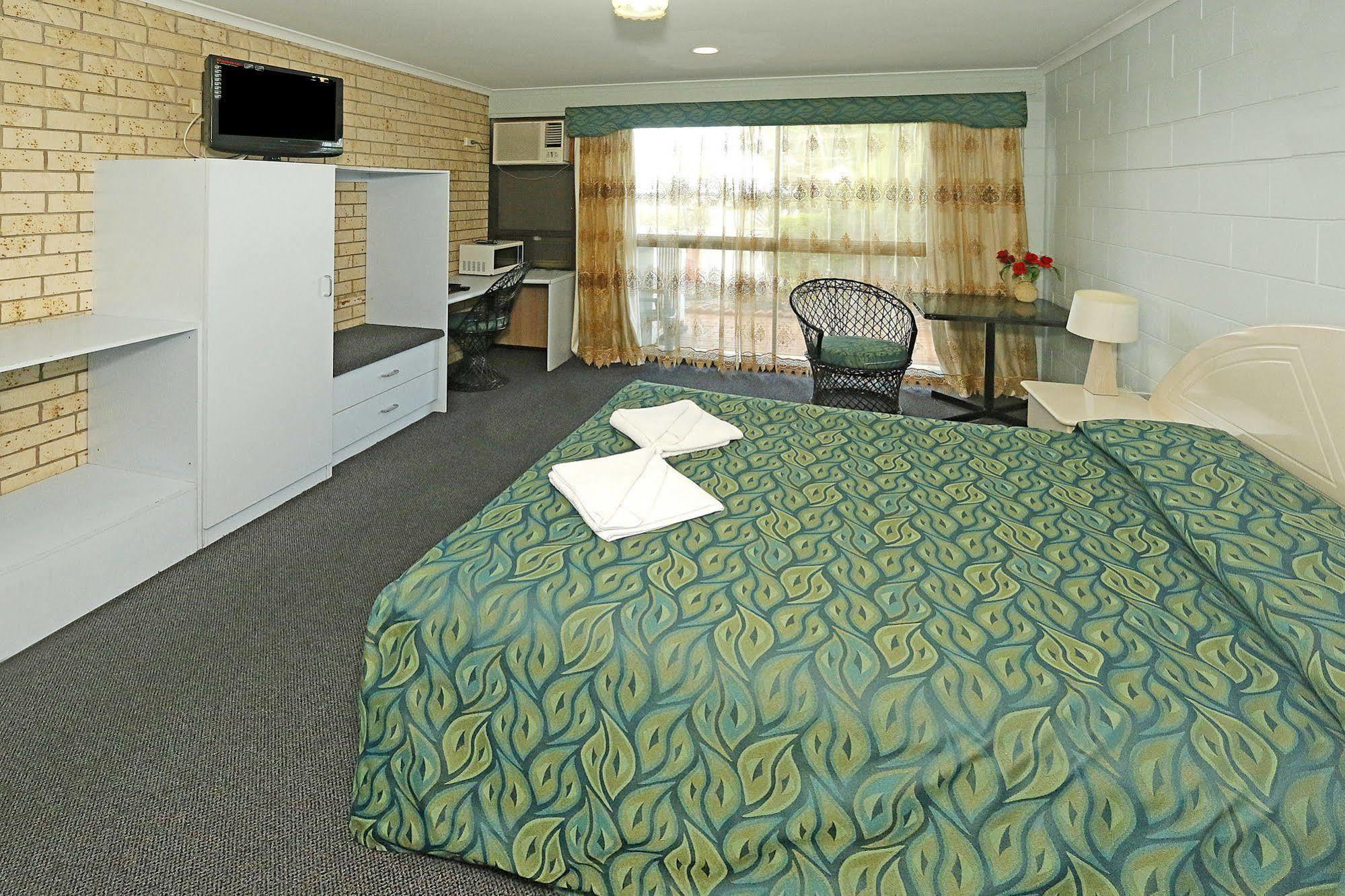 Motel Y 3*